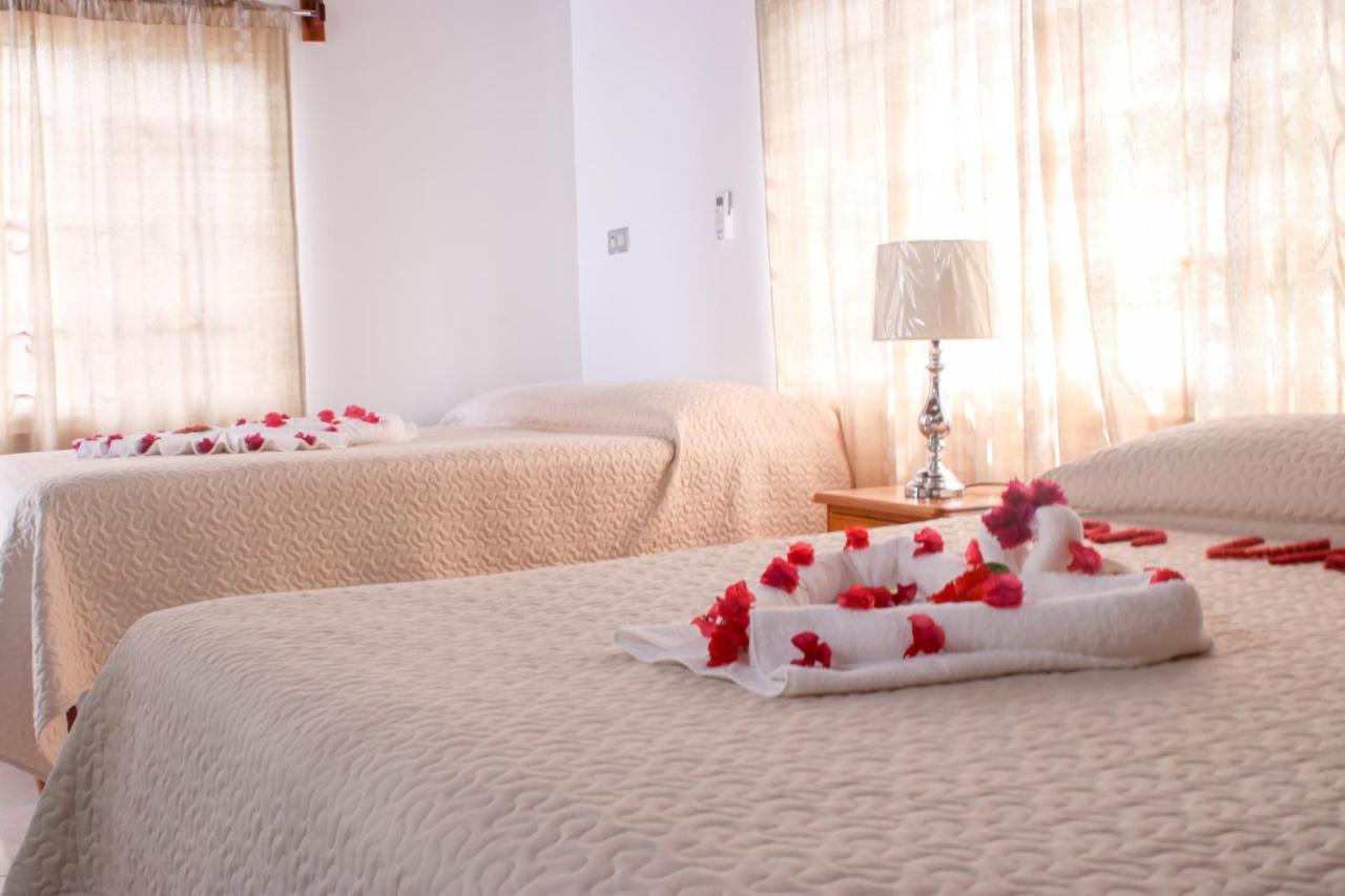 Van Villa Guesthouse Negril Bagian luar foto