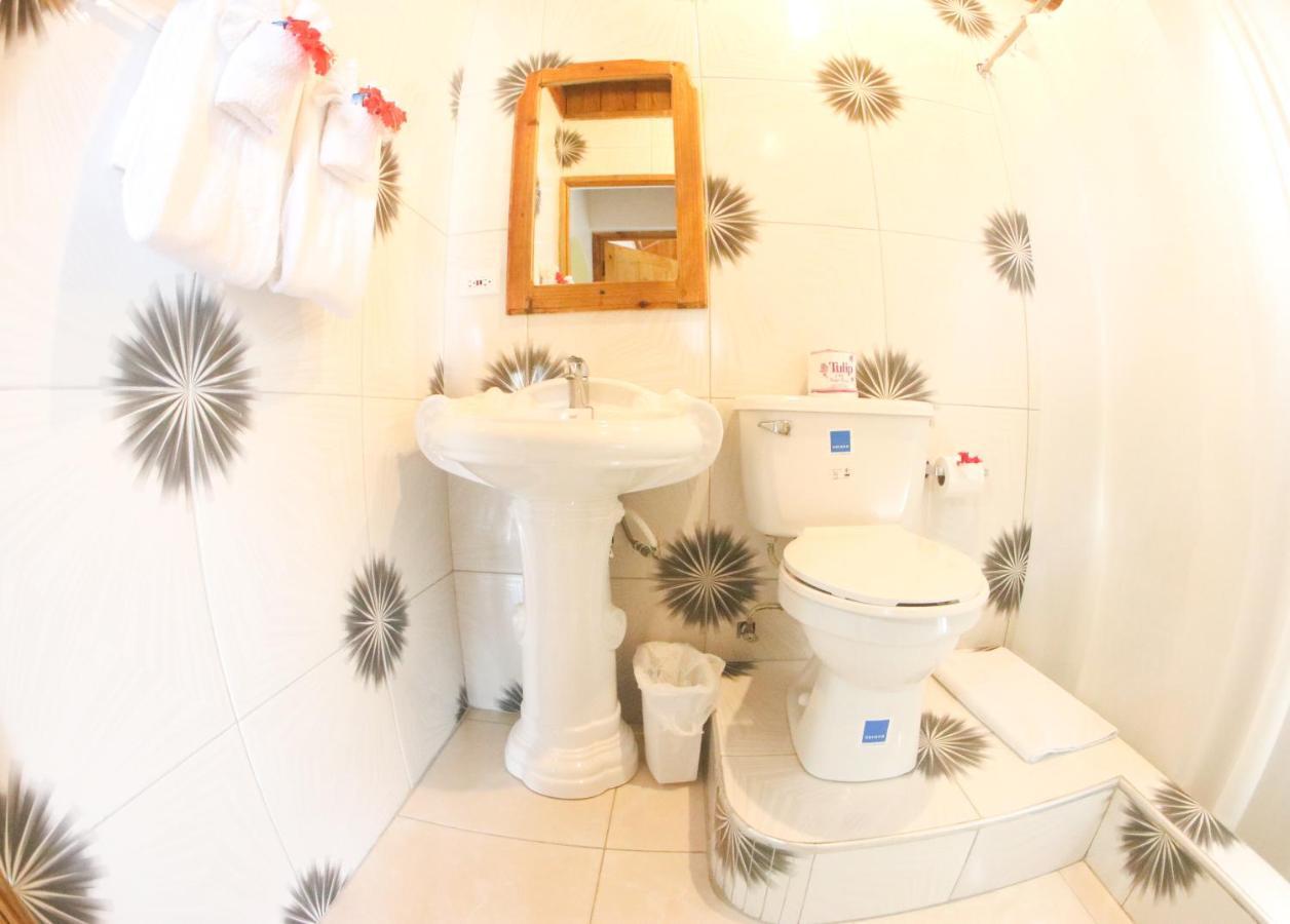 Van Villa Guesthouse Negril Bagian luar foto