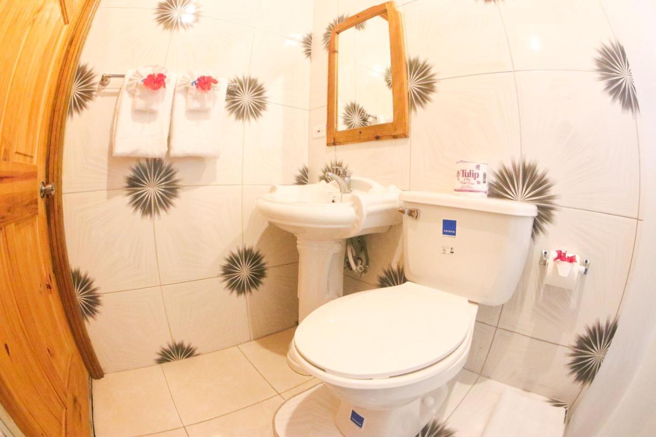 Van Villa Guesthouse Negril Bagian luar foto