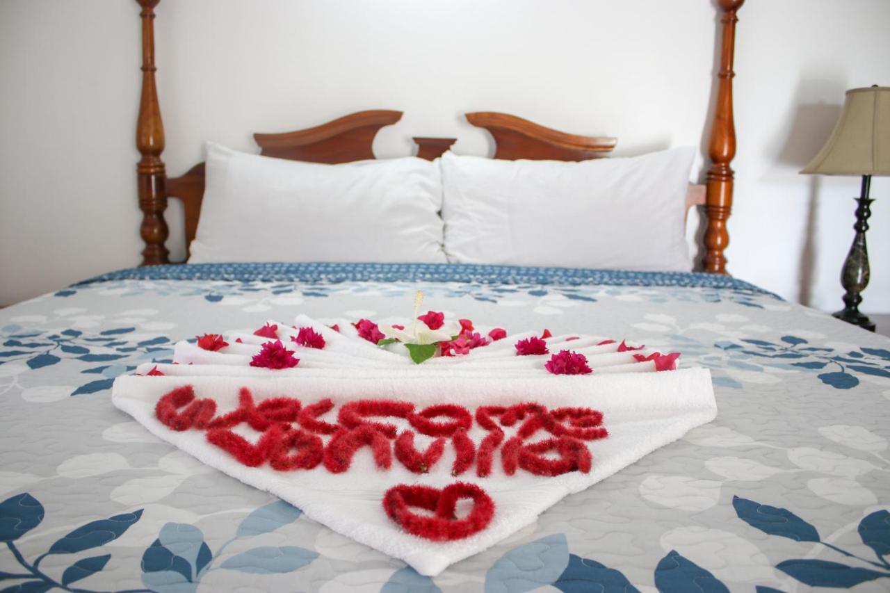Van Villa Guesthouse Negril Bagian luar foto